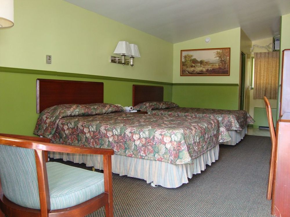 Pinconning Trail Inn Motel Szoba fotó