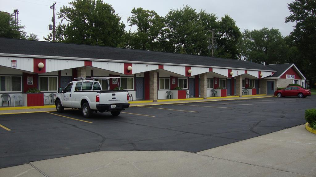 Pinconning Trail Inn Motel Kültér fotó