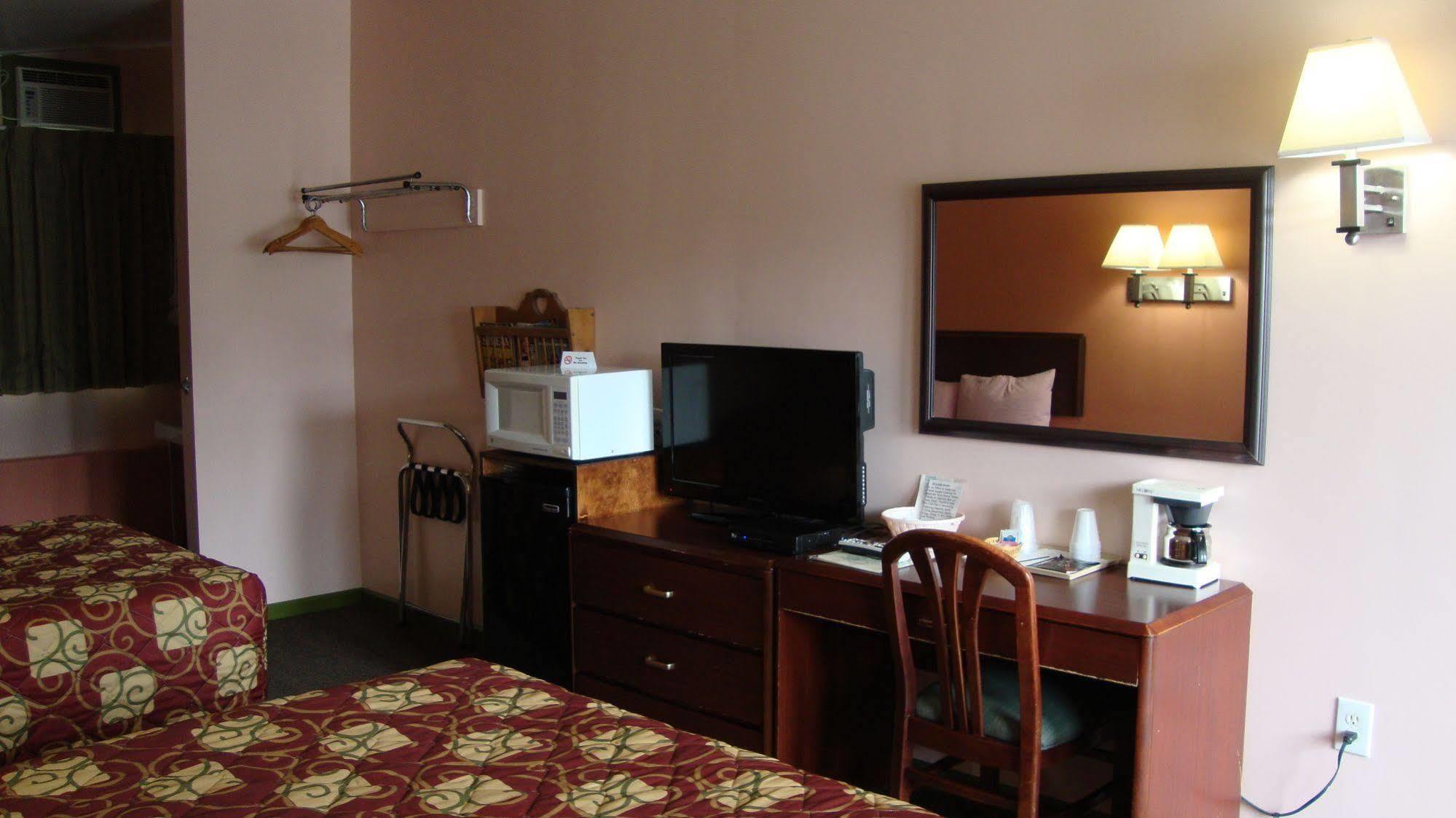 Pinconning Trail Inn Motel Kültér fotó