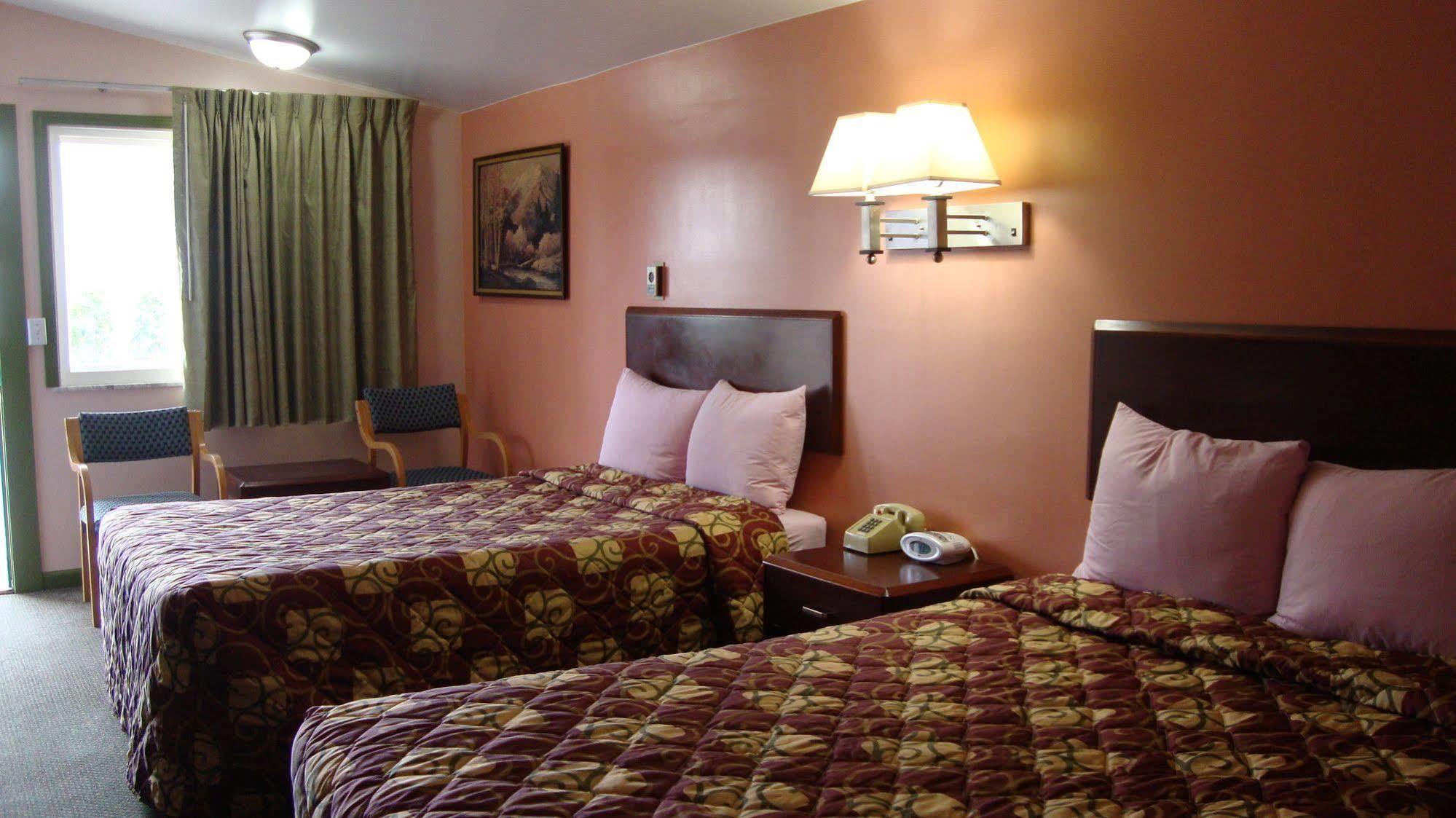 Pinconning Trail Inn Motel Kültér fotó