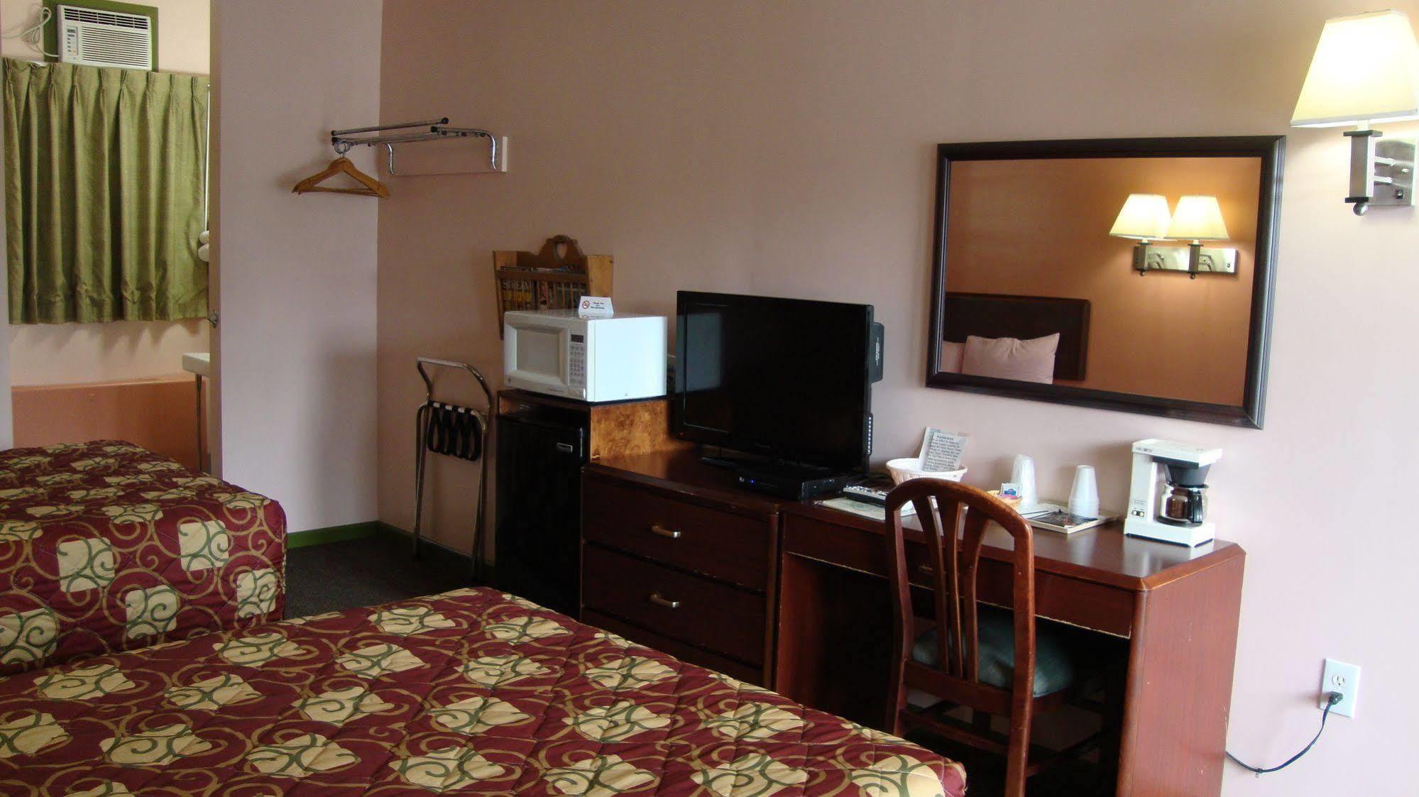 Pinconning Trail Inn Motel Kültér fotó